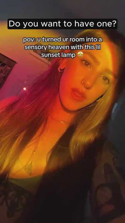 Sunset AuraGlow – מנורת שקיעה חכמה שהופכת כל רגע לחוויה